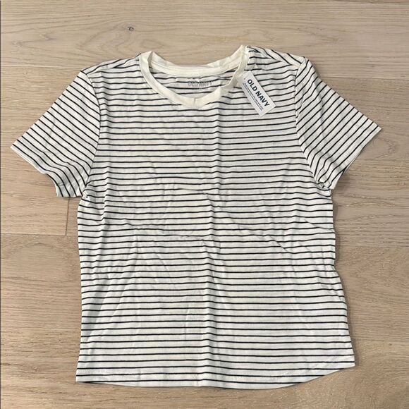 Old Navy Striped Navy and White T-Shirt XS NWT - FREE WITH BUNDLE - Picture 1 of 3